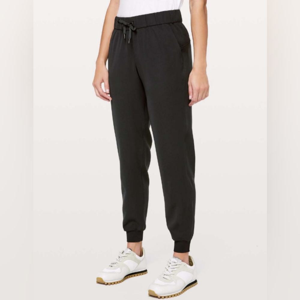 Lululemon On The Fly Jogger Black Size 4